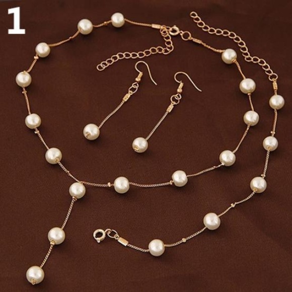 NWT Neckless Set - Picture 2 of 2